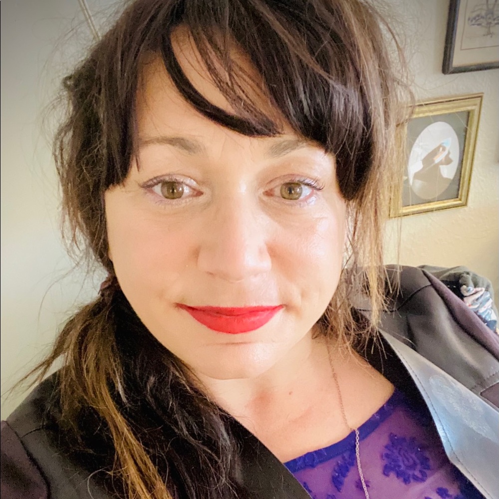 Meet your Posher, Abigail